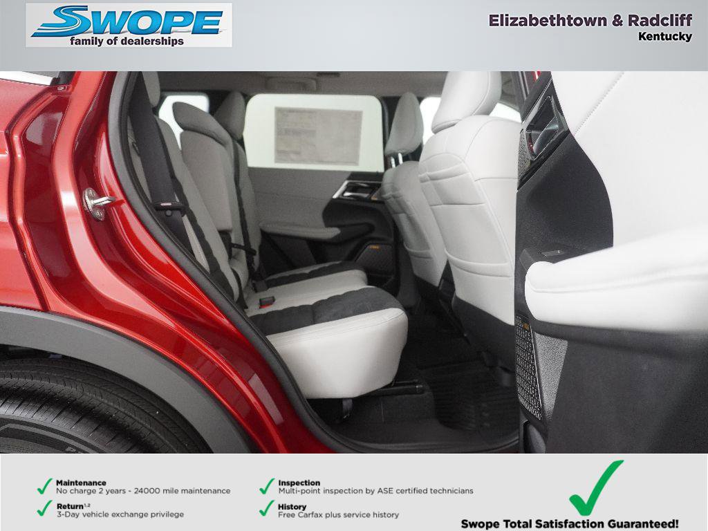 New 2025 Mitsubishi Outlander SE image 9