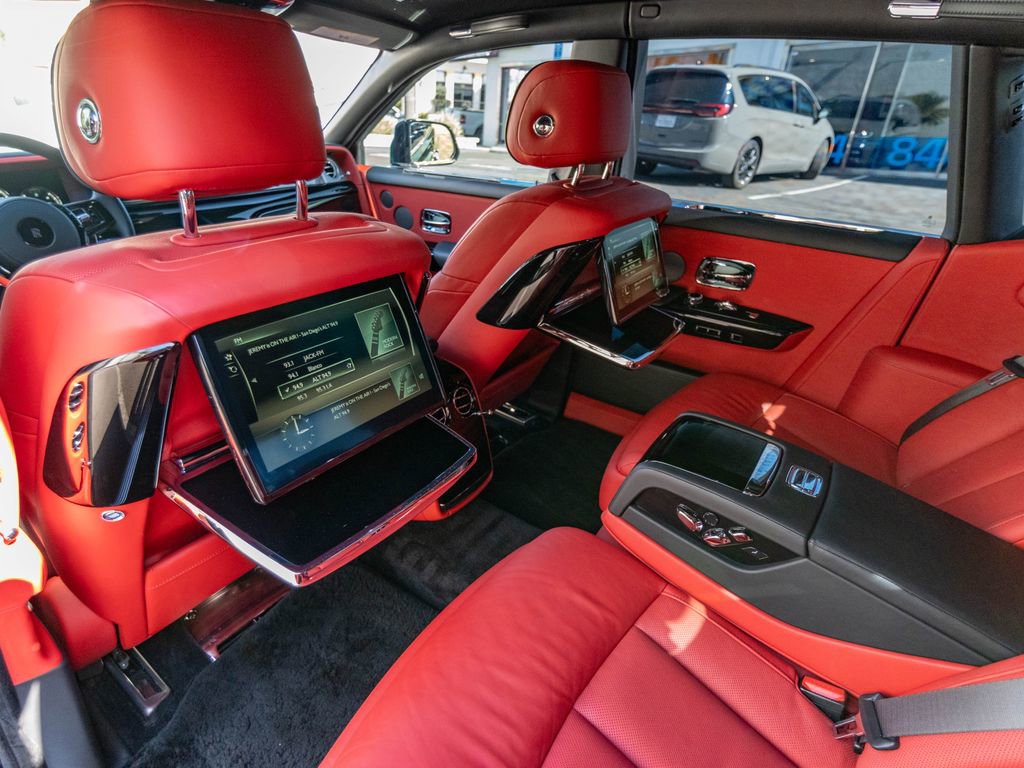 Used 2019 Rolls-Royce Phantom Sedan image 35