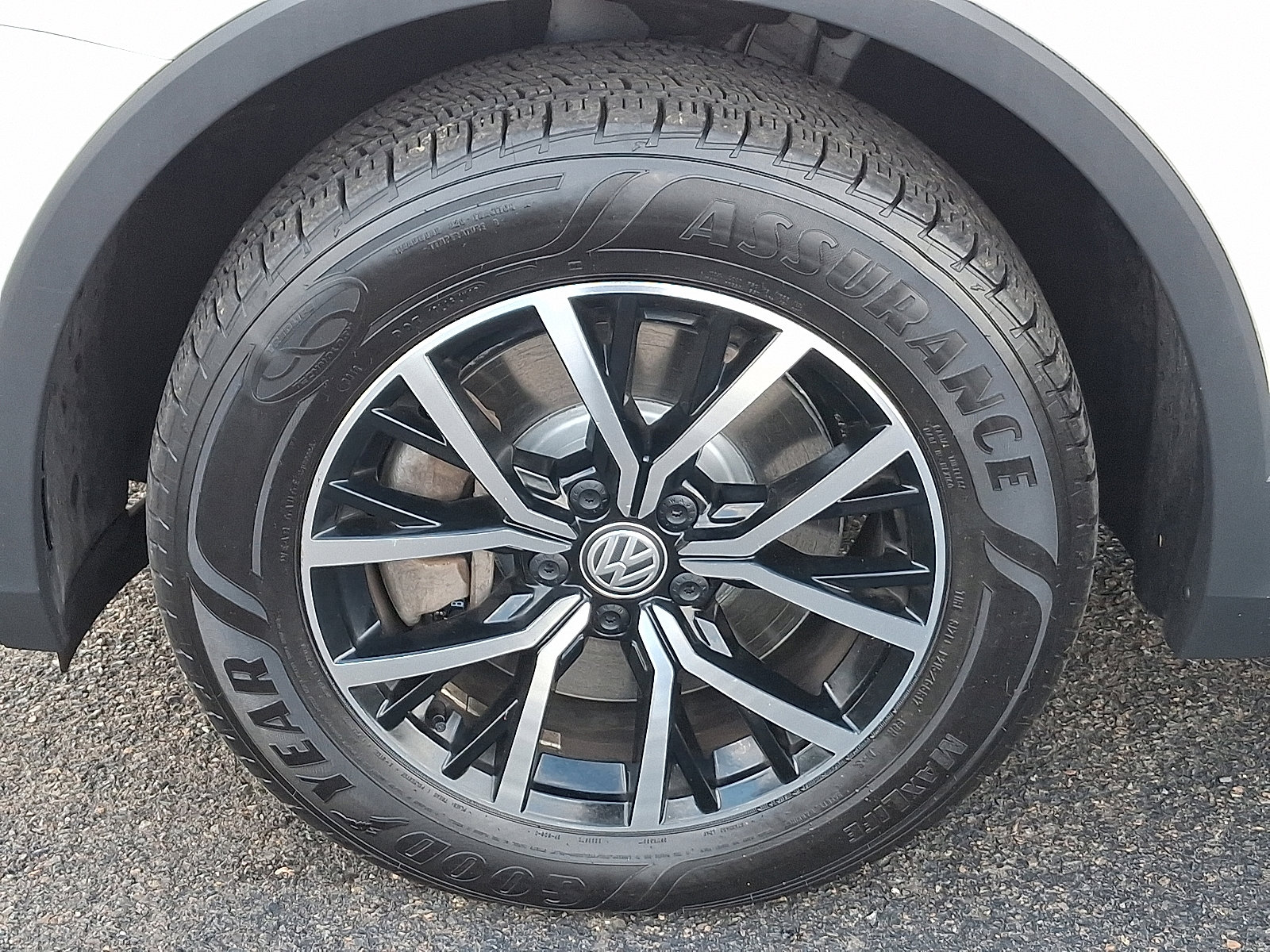 Certified 2021 Volkswagen Tiguan SE w/ Panoramic Sunroof Package image 27