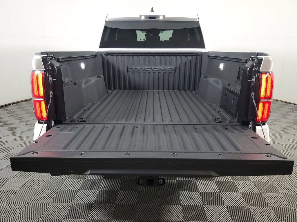 Used 2025 Toyota Tacoma TRD Sport AWD/4WD image 9