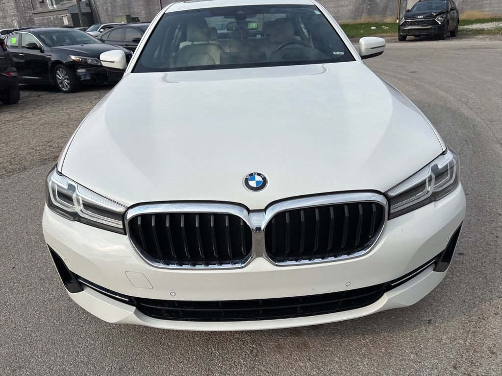 Used 2022 BMW 530i xDrive w/ Premium Package image 8