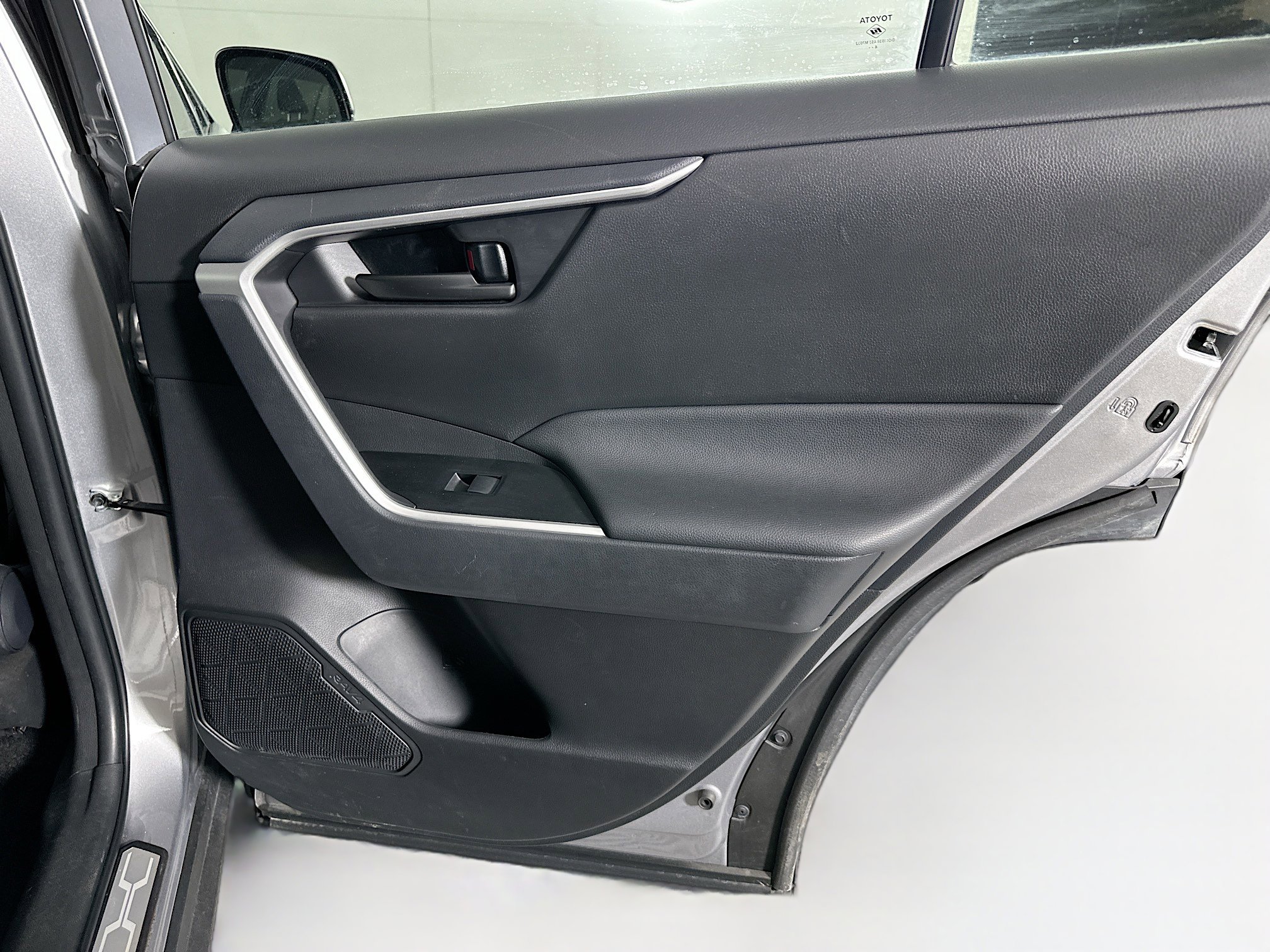 Used 2025 Toyota RAV4 LE image 27