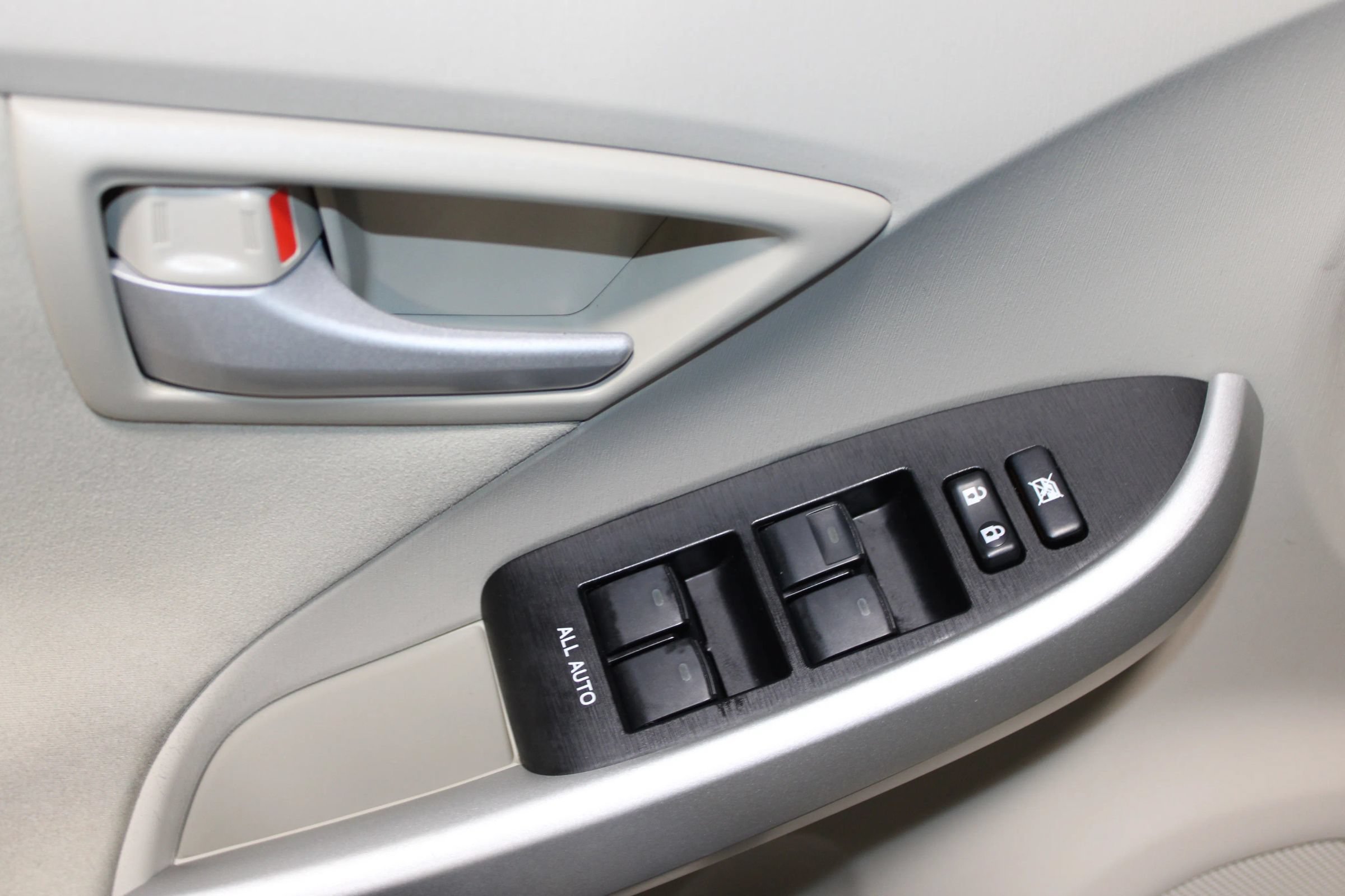 Used 2011 Toyota Prius Three w/ Navigation Pkg FWD image 10