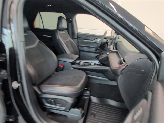 Used 2025 Ford Explorer ST image 15