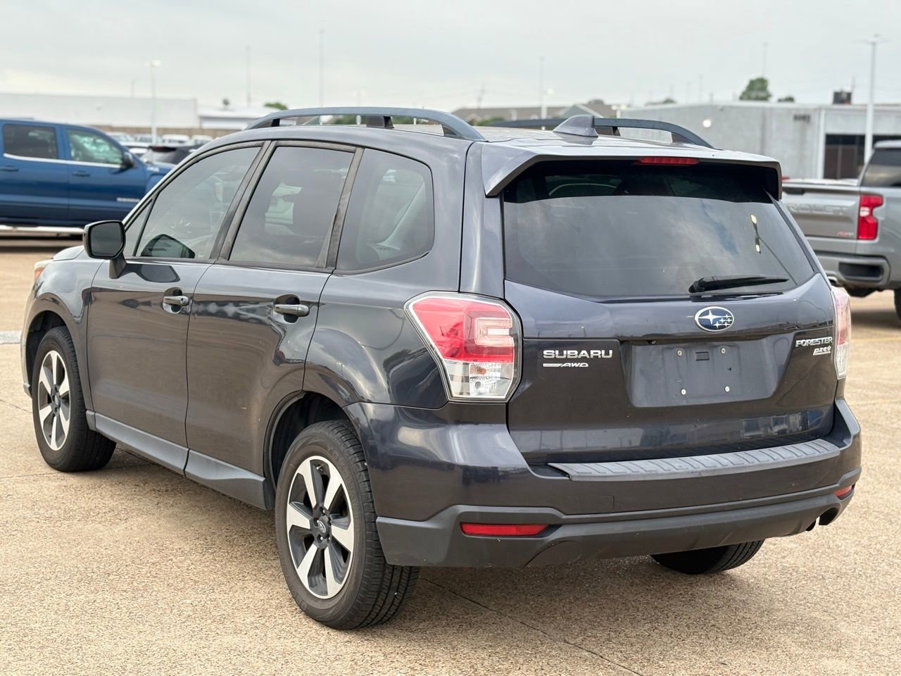 Used 2017 Subaru Forester 2.5i Premium AWD/4WD image 5