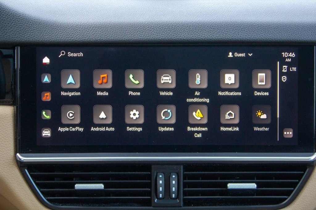 Used 2023 Porsche Cayenne image 16