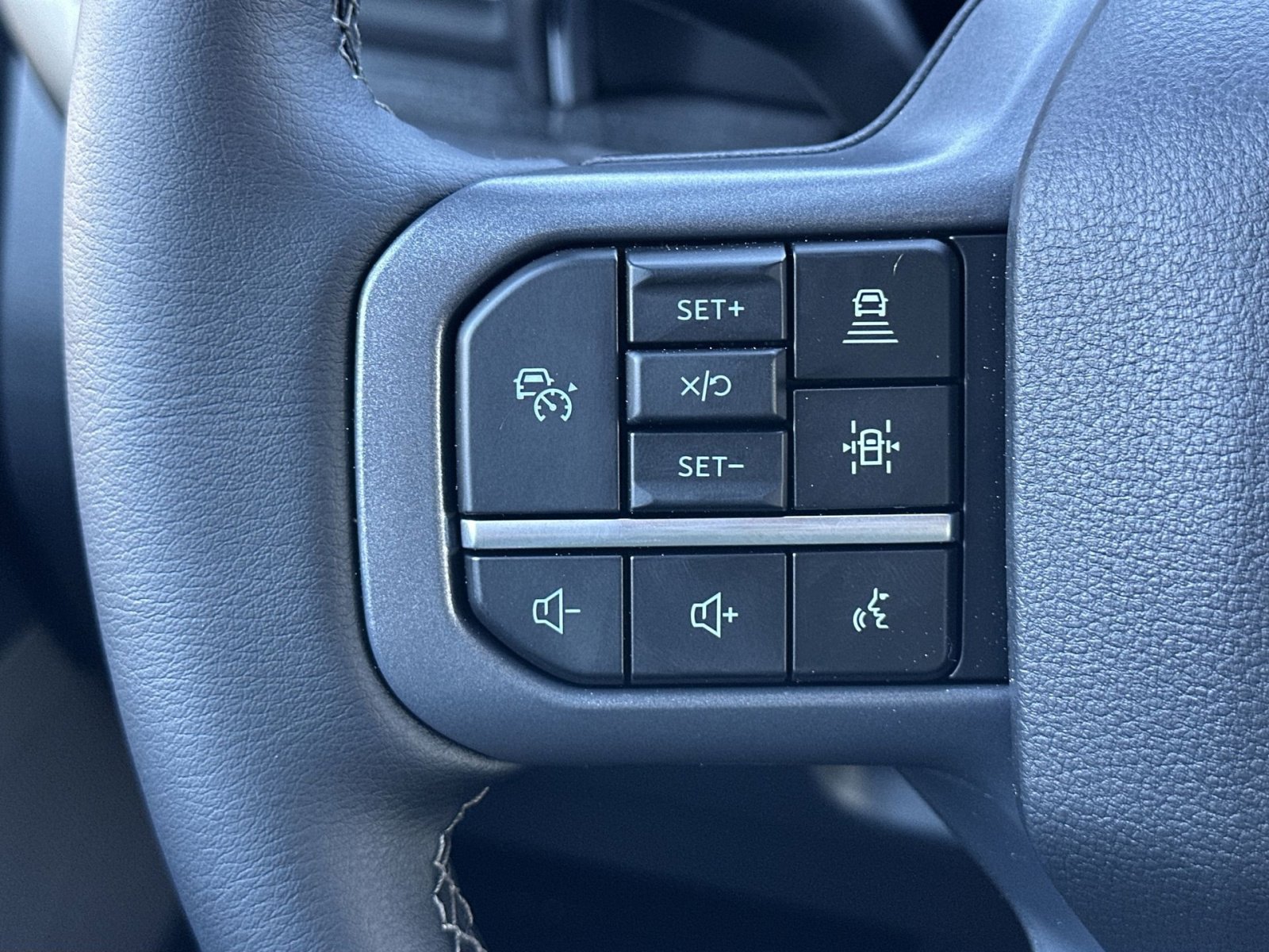 New 2026 Ford F250 Lariat w/ Black Appearance Package image 21