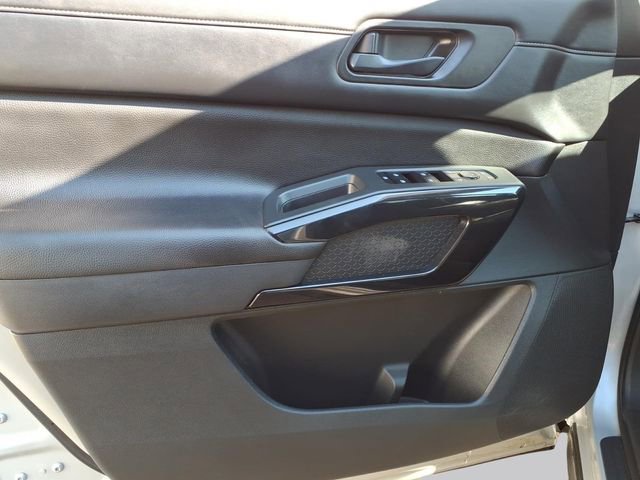 Used 2023 Nissan Pathfinder SV image 10