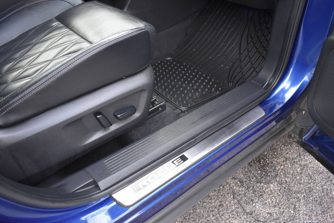 Used 2021 Nissan Rogue Platinum image 23