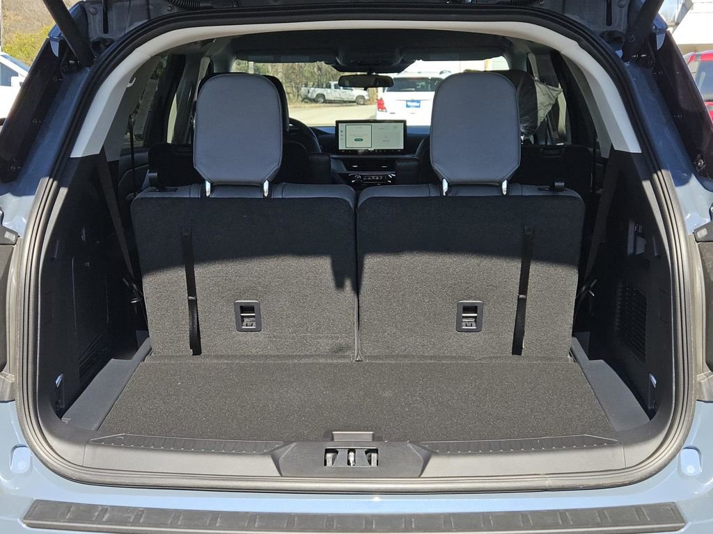New 2026 Ford Explorer Active w/ Active Comfort Package image 11