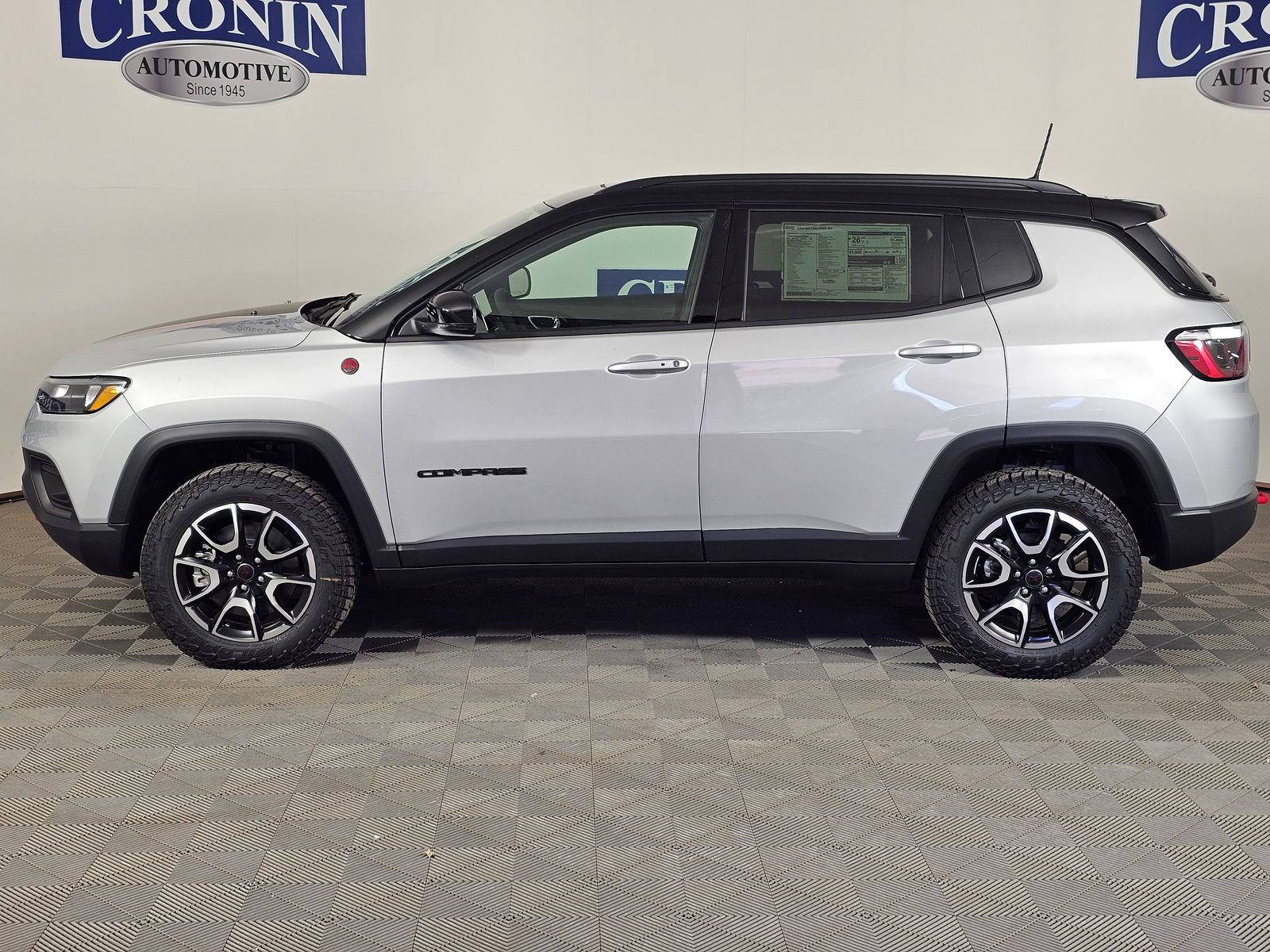New 2026 Jeep Compass Trailhawk w/ Sun, Sound & Navigation Group AWD/4WD image 33