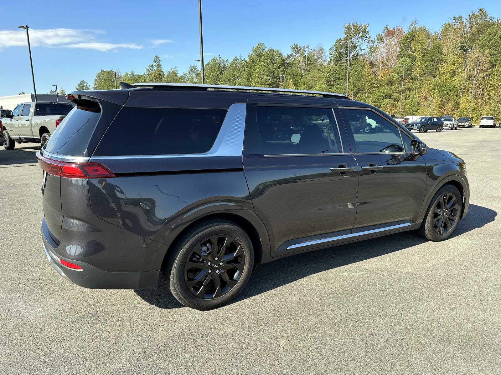 Used 2024 Kia Carnival SX Prestige image 5