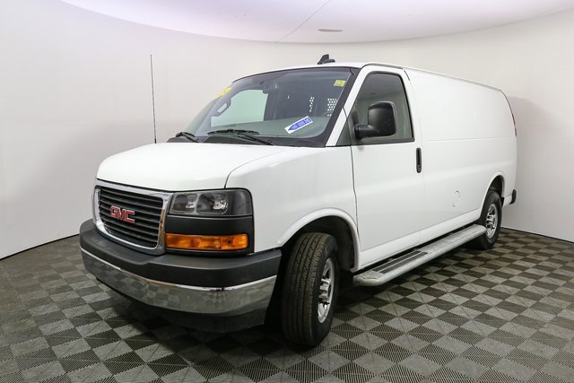 Used 2024 GMC Savana 2500 w/ Driver Convenience Package image 5