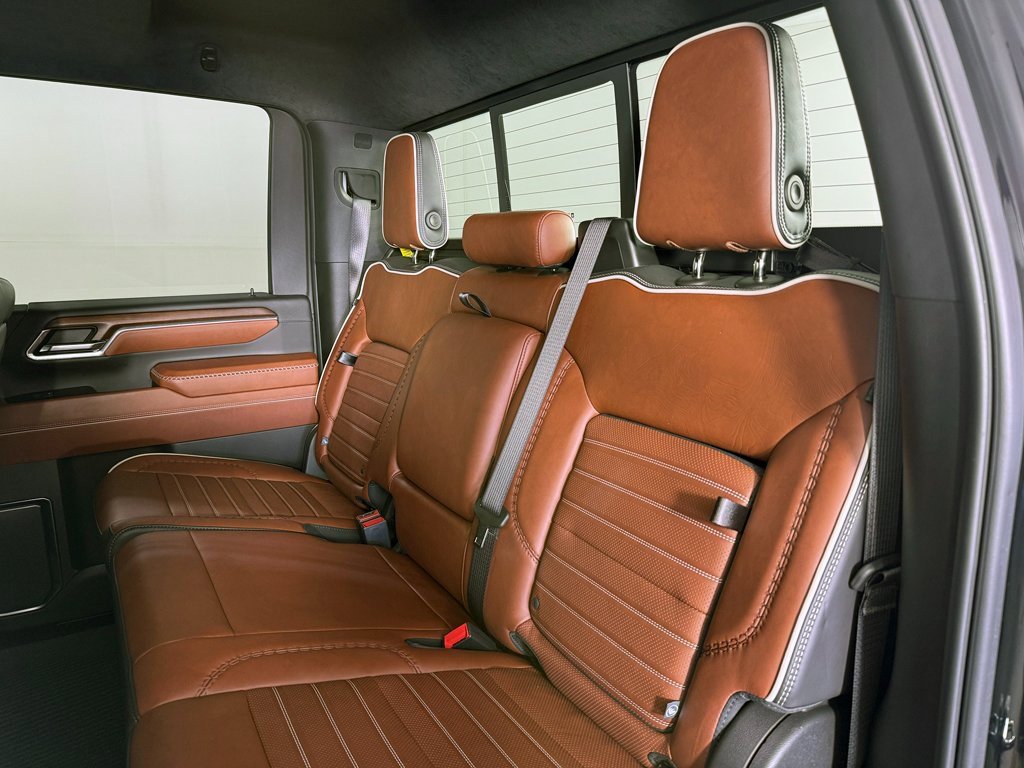 Used 2024 GMC Sierra 3500 Denali Ultimate image 31