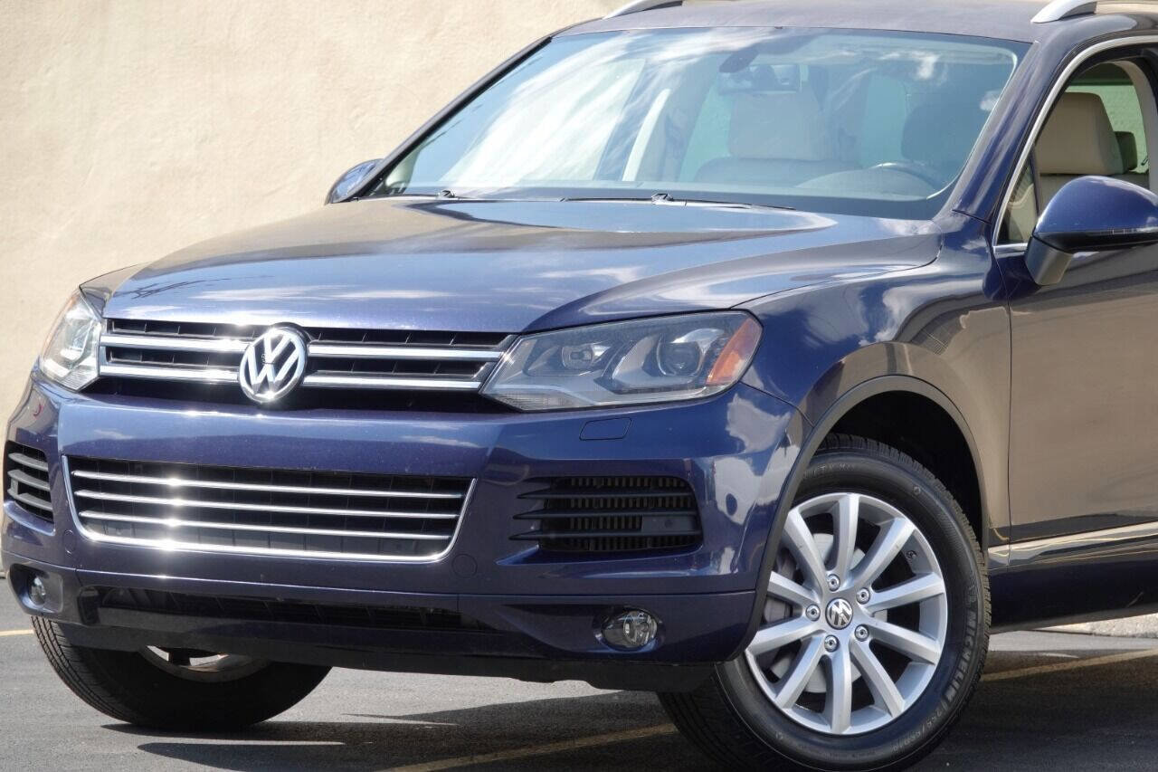 Used 2012 Volkswagen Touareg Sport image 72