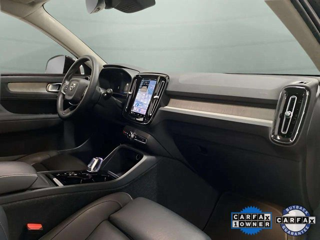 Used 2025 Volvo XC40 B5 Plus image 81