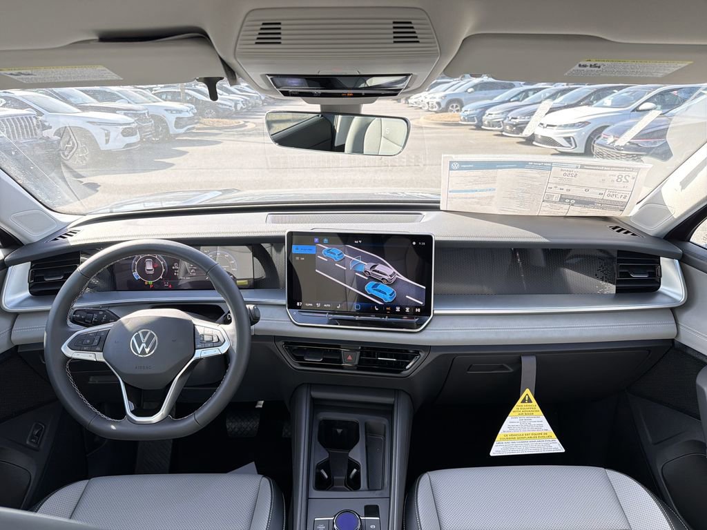 New 2026 Volkswagen Tiguan SE image 22