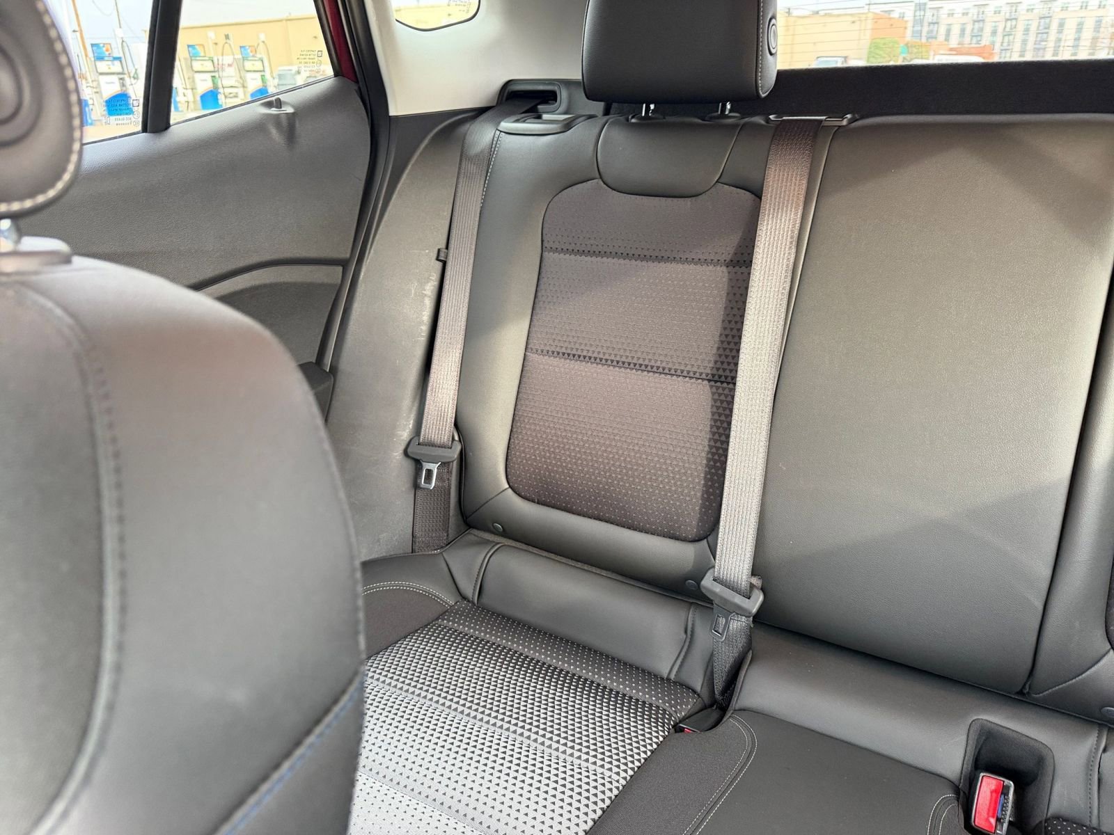 Used 2025 Chevrolet Trax LT image 37