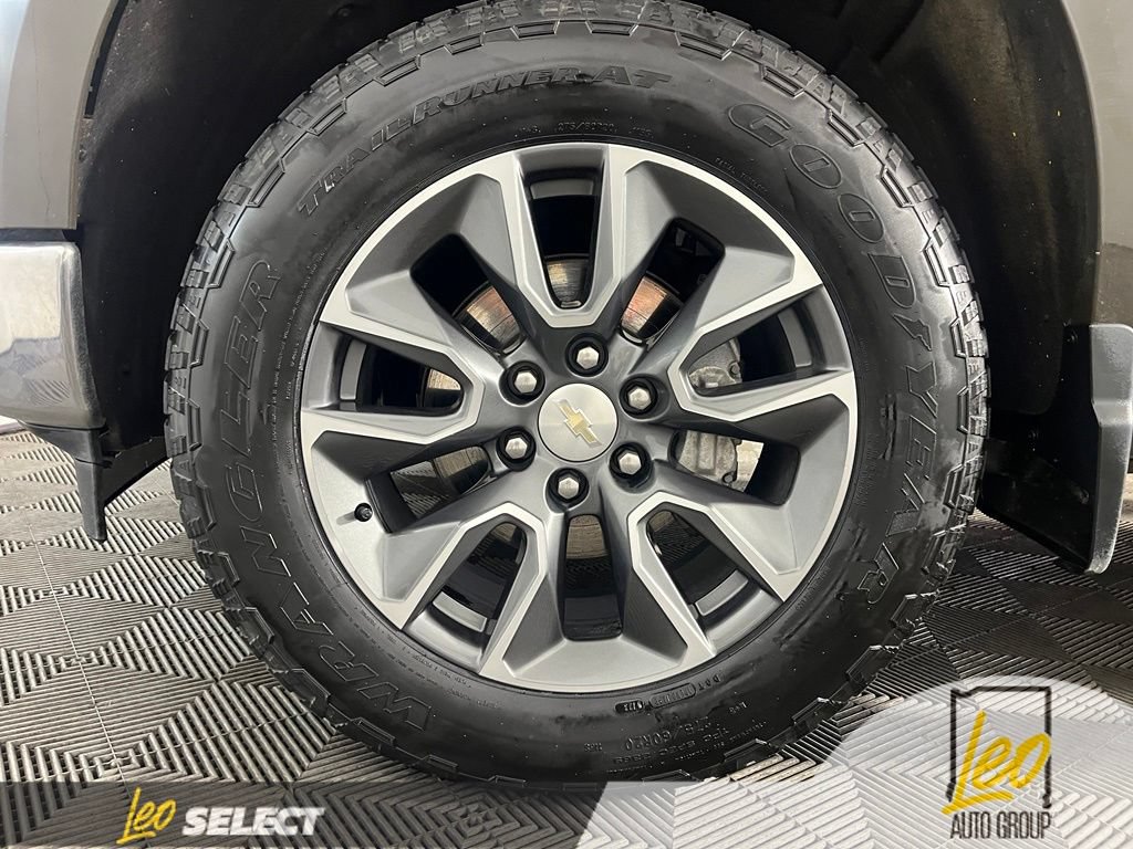 Used 2023 Chevrolet Silverado 1500 LT AWD/4WD image 28