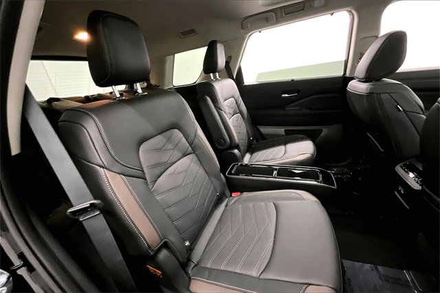 New 2025 Nissan Pathfinder Platinum w/ Lighting Package (N93) image 33
