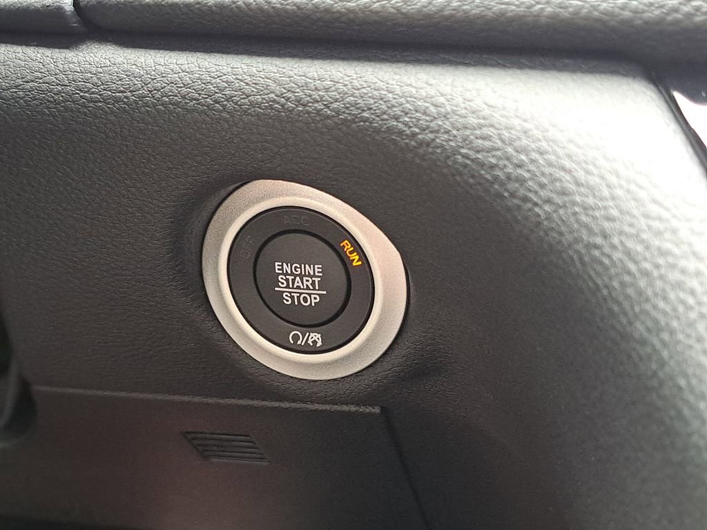 New 2026 Chrysler Pacifica Select FWD image 21