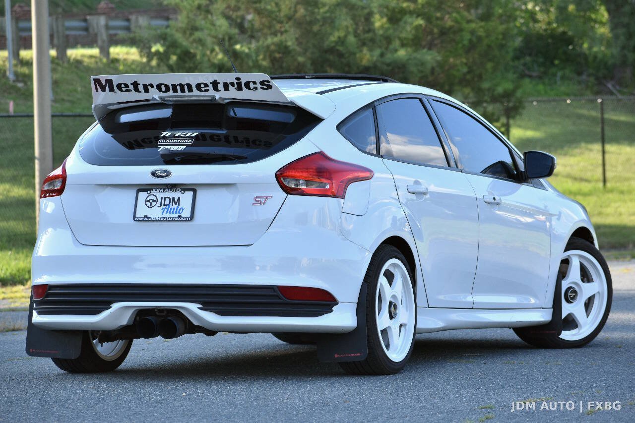 Used 2015 Ford Focus ST w/ Equipment Group 402A FWD image 5
