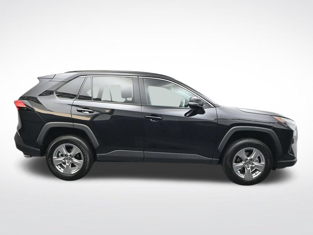 Used 2025 Toyota RAV4 XLE FWD image 9