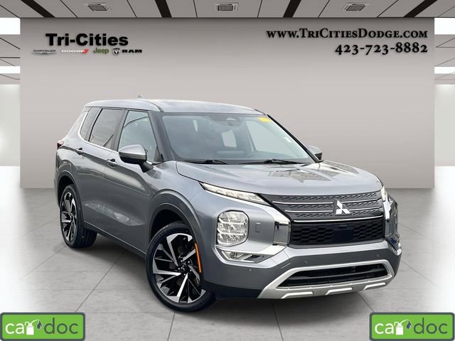 Used 2024 Mitsubishi Outlander SE image 1