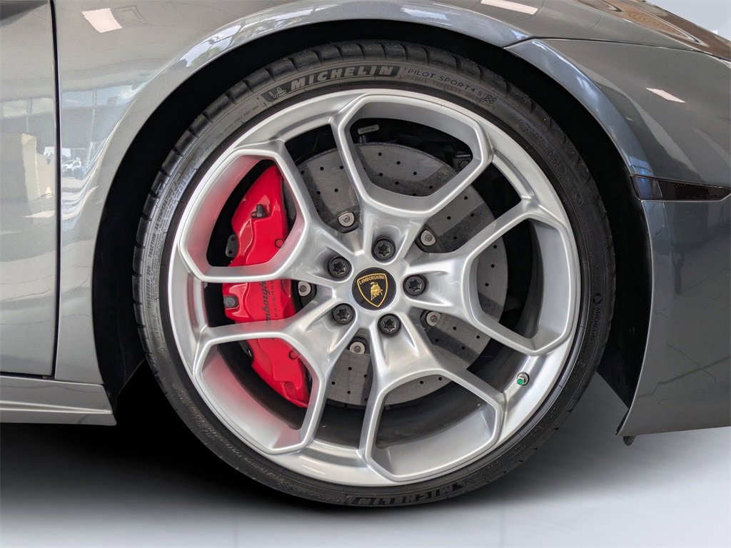 Used 2017 Lamborghini Huracan LP 610-4 image 12