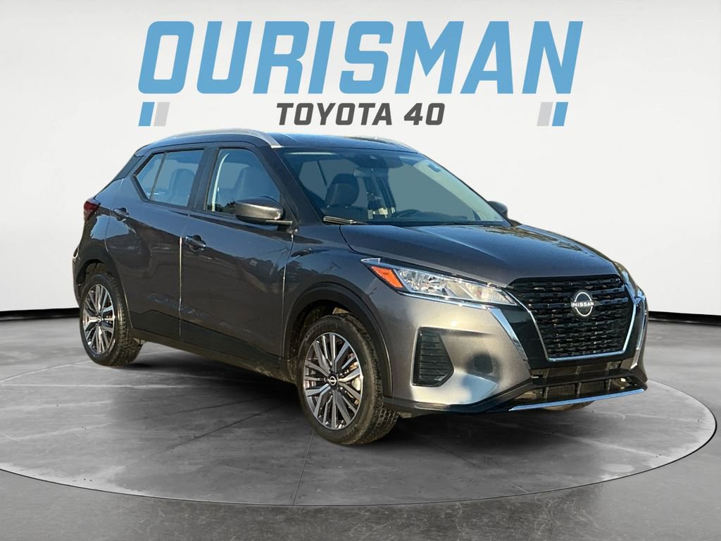 Used 2024 Nissan Kicks SV image 1