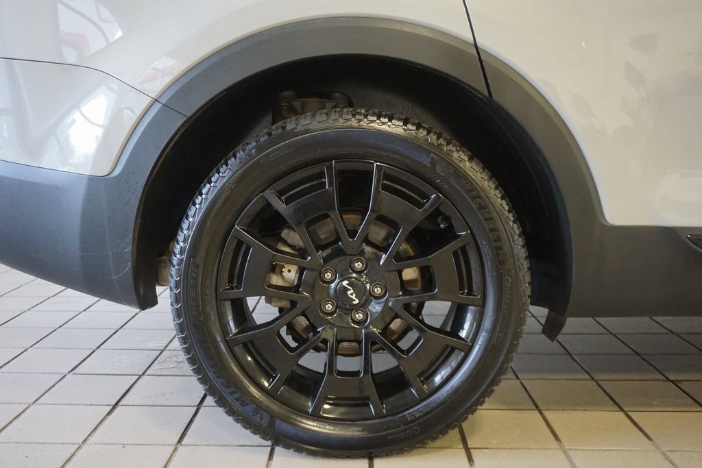 Used 2022 Kia Telluride SX w/ SX Prestige Package image 37