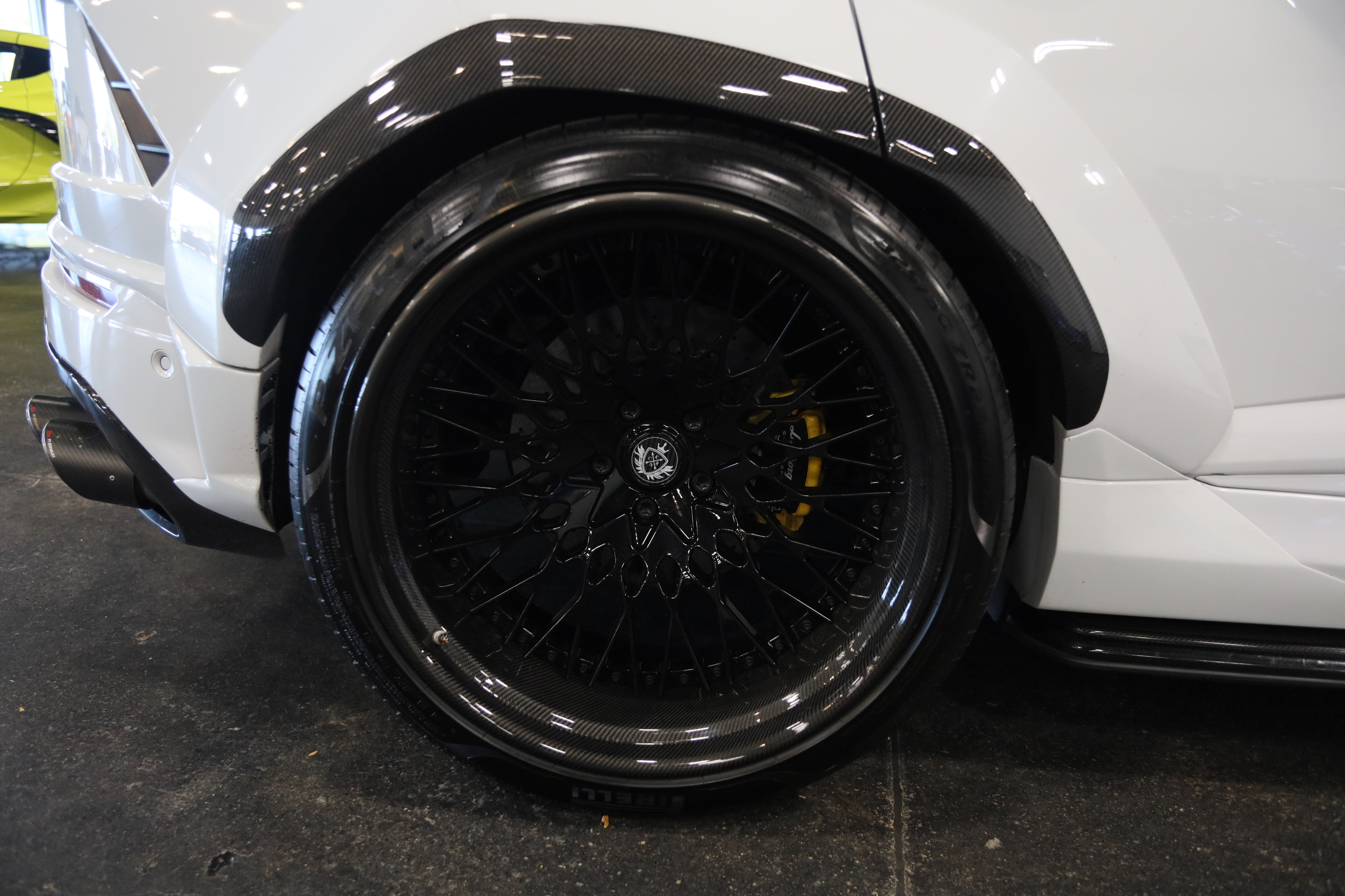 Used 2019 Lamborghini Urus AWD/4WD image 11