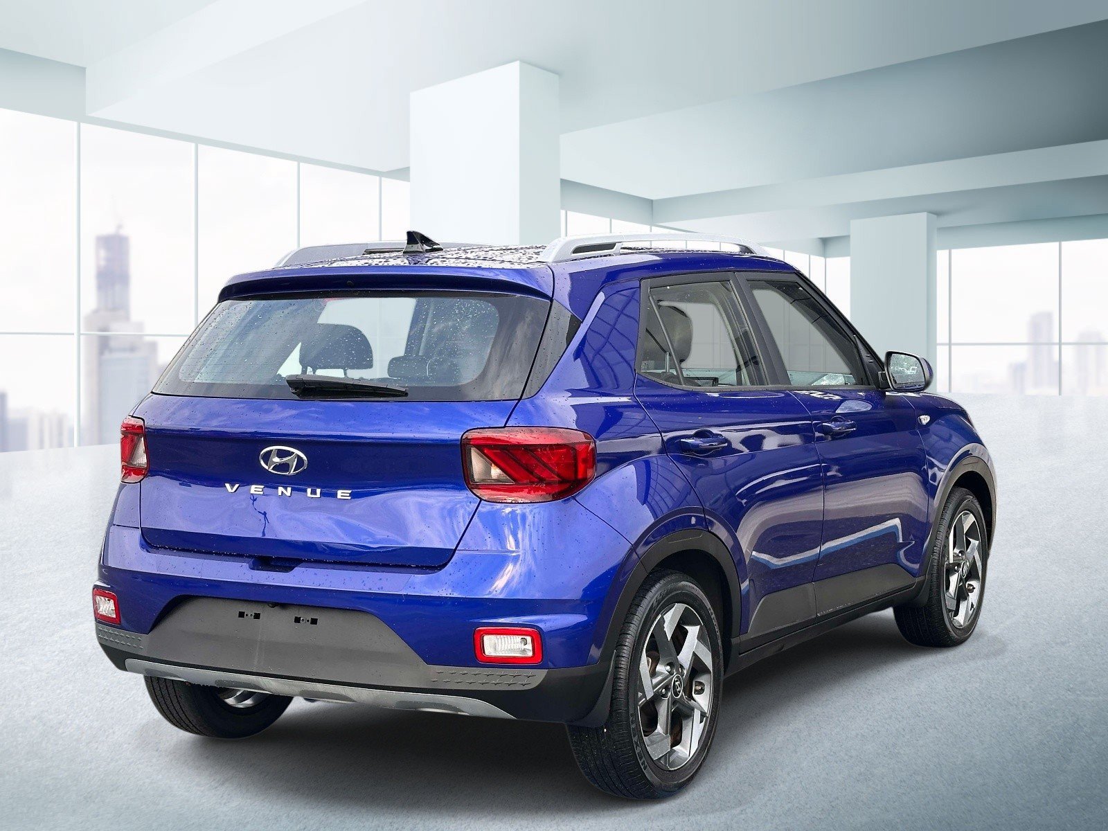 Used 2022 Hyundai Venue Limited FWD image 4