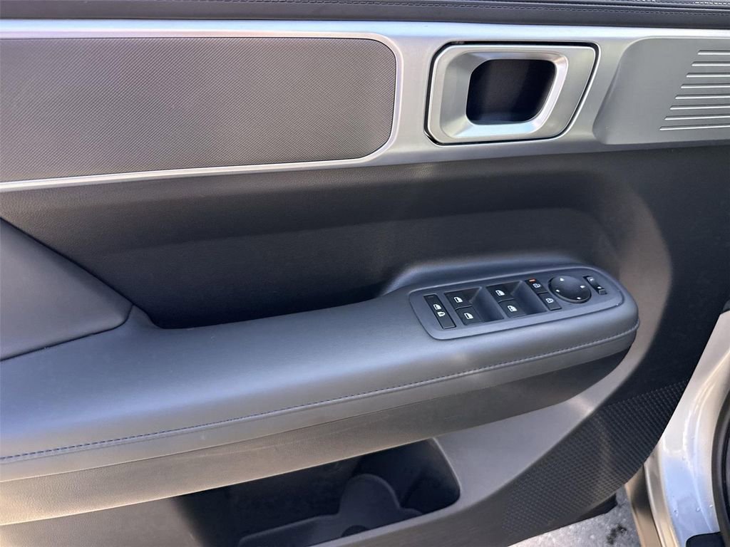 Used 2025 Hyundai Santa Fe SEL AWD/4WD image 19