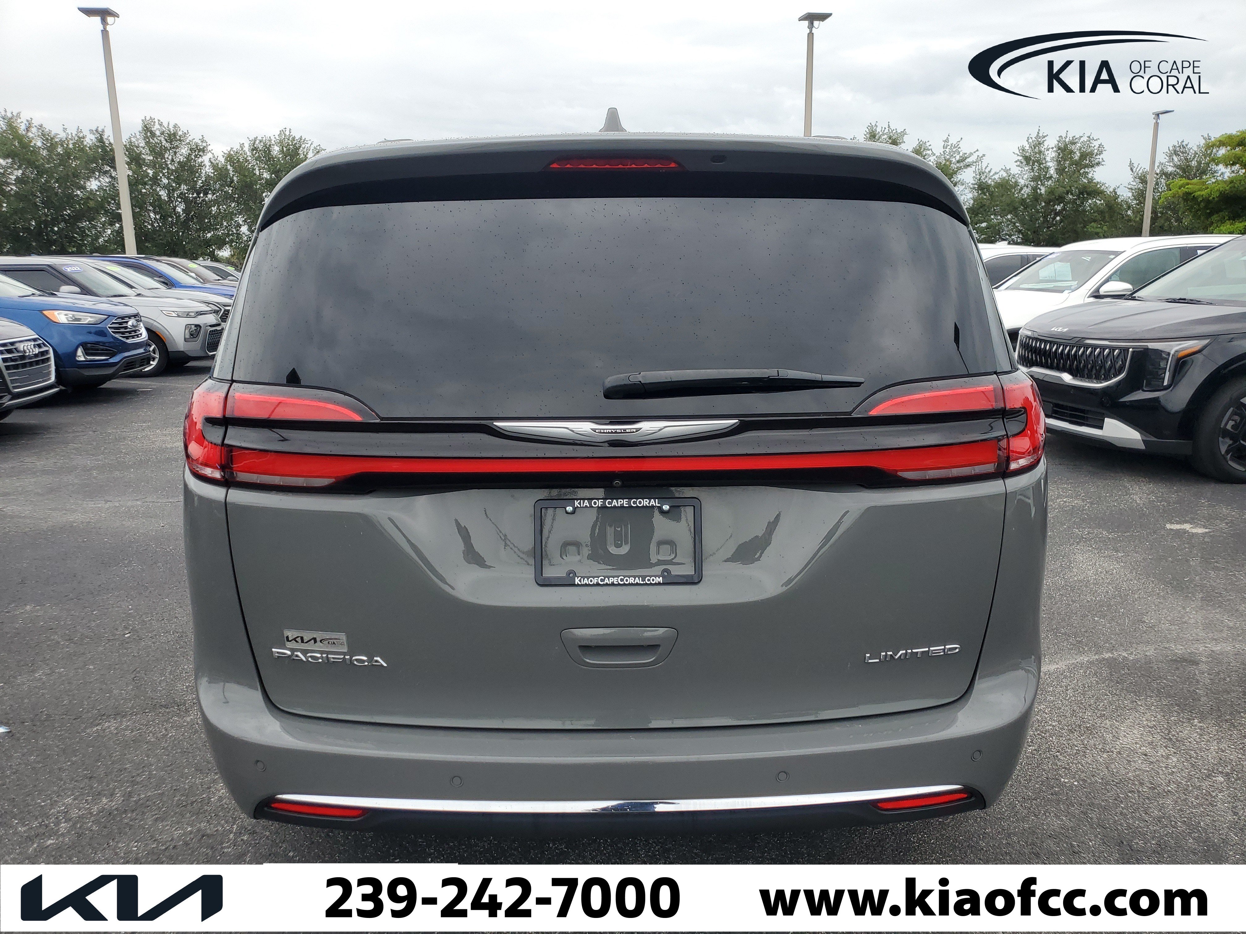 Used 2022 Chrysler Pacifica Limited FWD image 5