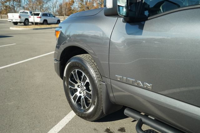 Used 2024 Nissan Titan SV w/ SV Convenience Package image 35