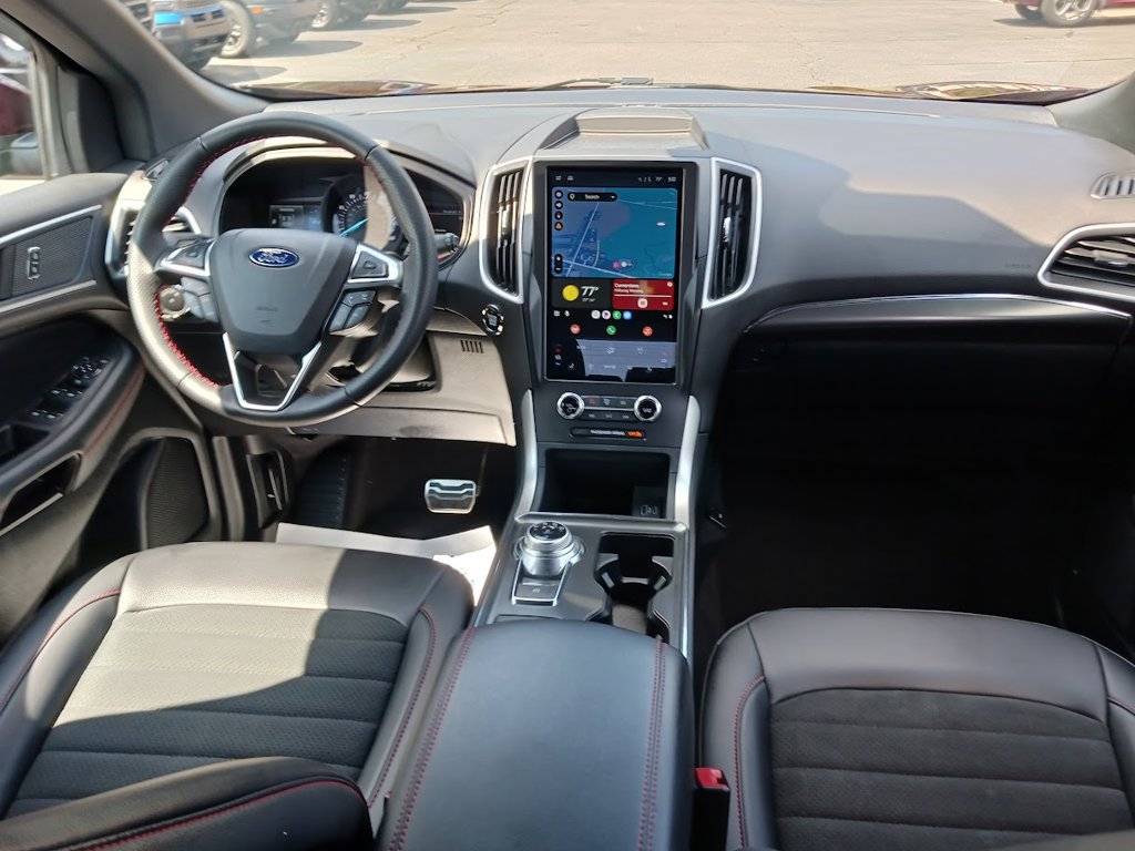 Used 2024 Ford Edge ST-Line w/ Class II Trailer Tow Package AWD/4WD image 11