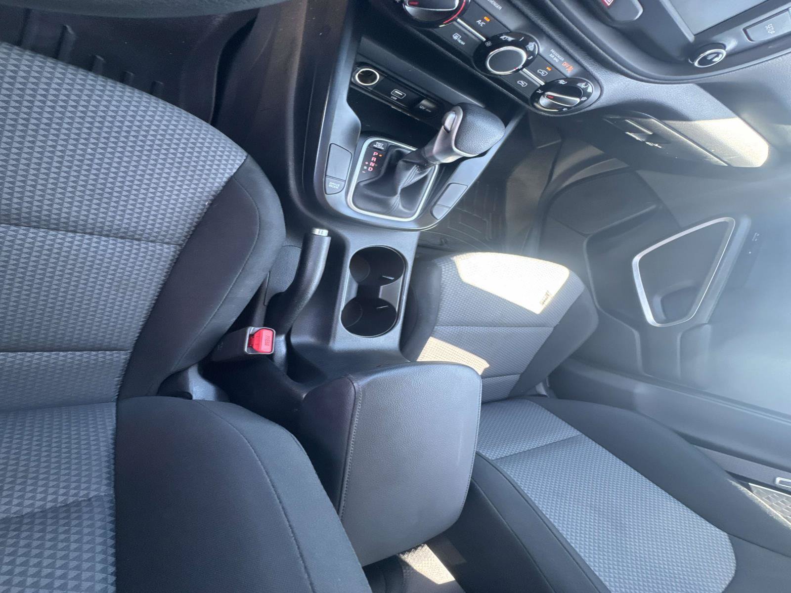Used 2022 Kia Soul LX FWD image 24