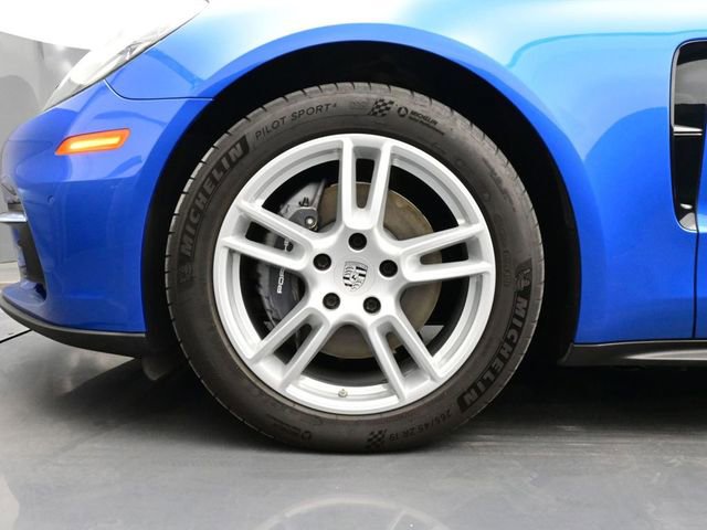 Certified 2017 Porsche Panamera 4 image 6