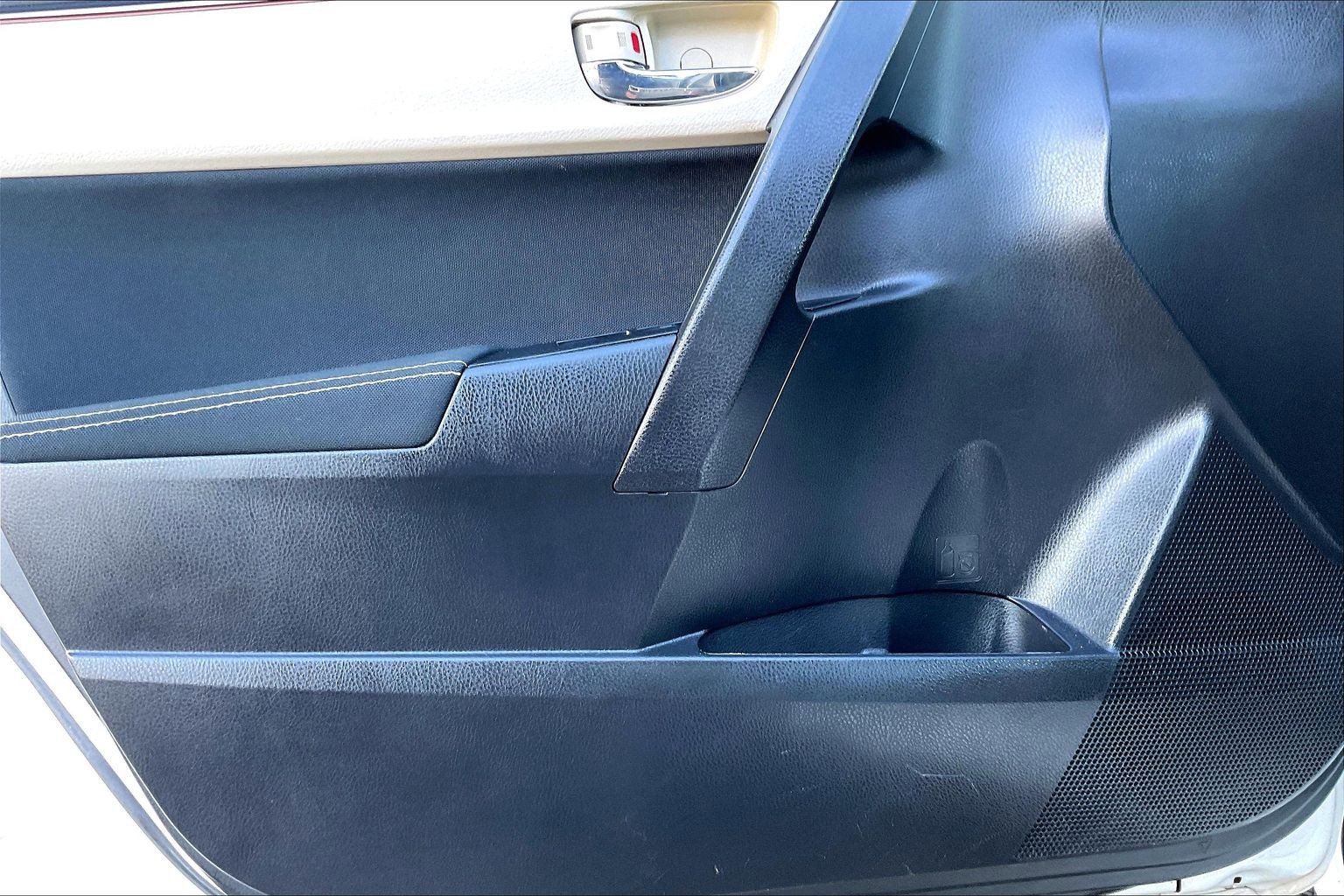 Used 2014 Toyota Corolla LE image 15