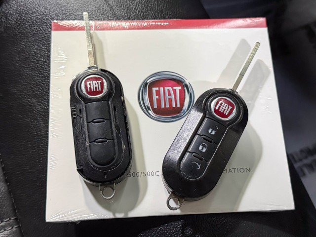 Used 2017 FIAT 500 Lounge image 34