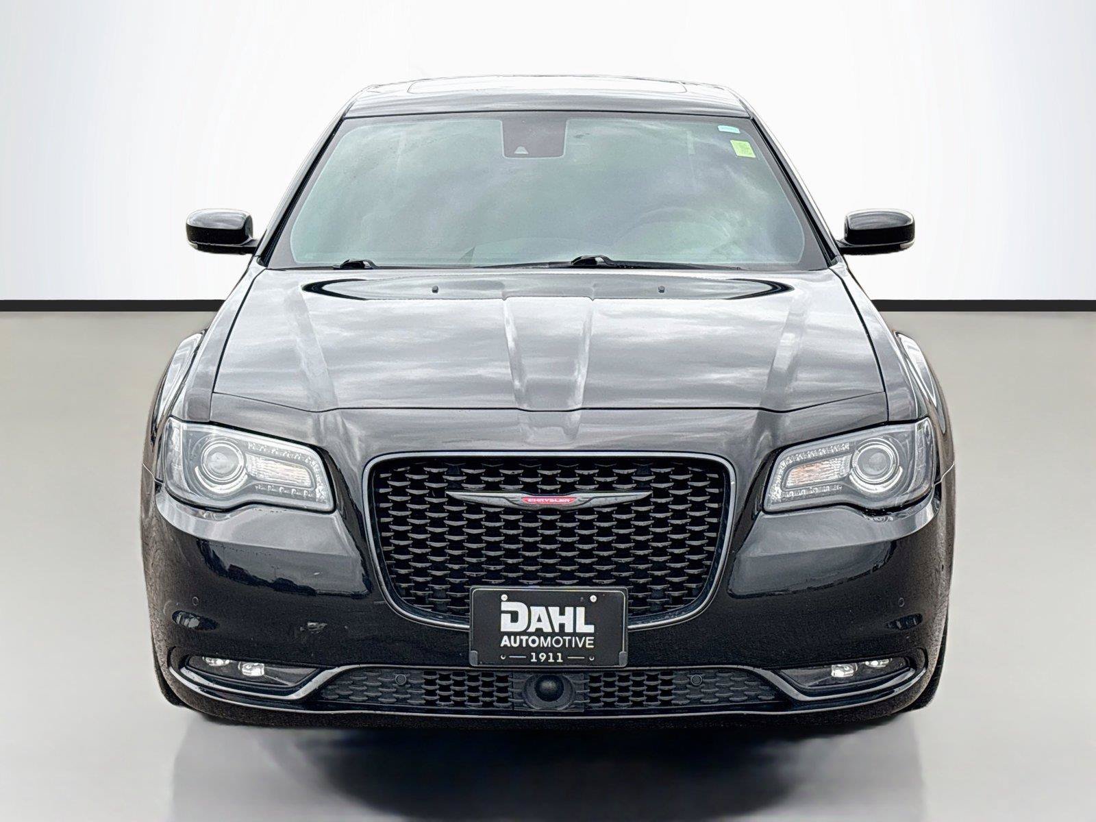 Used 2022 Chrysler 300 S w/ Comfort Group RWD image 3