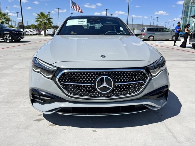 New 2026 Mercedes-Benz E 350 4MATIC Sedan image 2