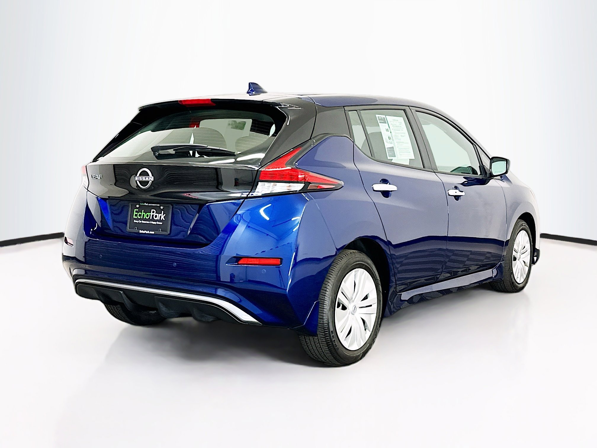 Used 2025 Nissan Leaf S FWD image 9