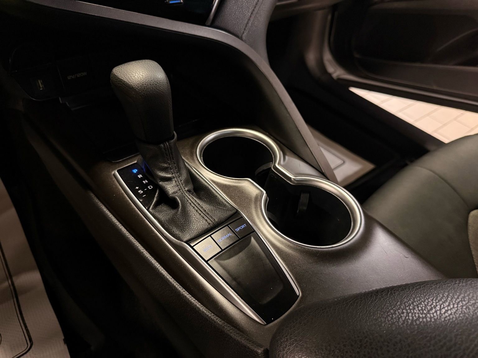 Used 2022 Toyota Camry LE image 37