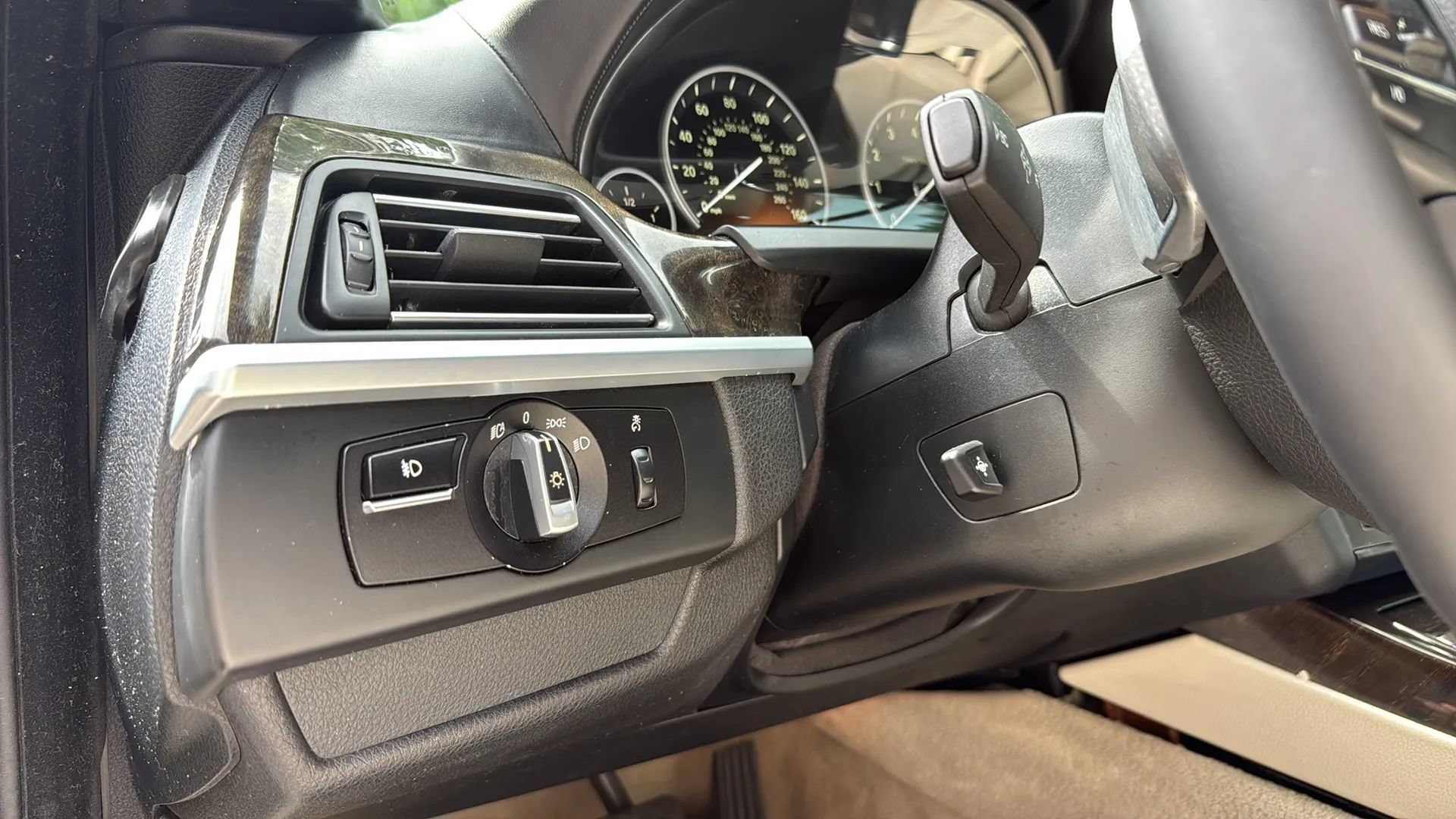 Used 2012 BMW 650i Convertible RWD image 27
