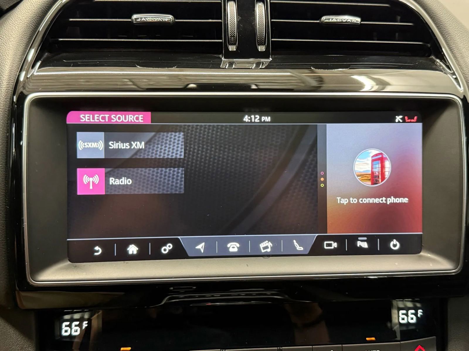 Used 2019 Jaguar F-PACE Premium image 34