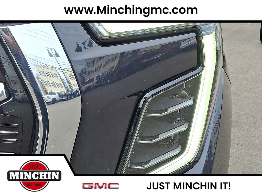 Used 2025 GMC Yukon XL Elevation w/ Technology Package AWD/4WD image 9