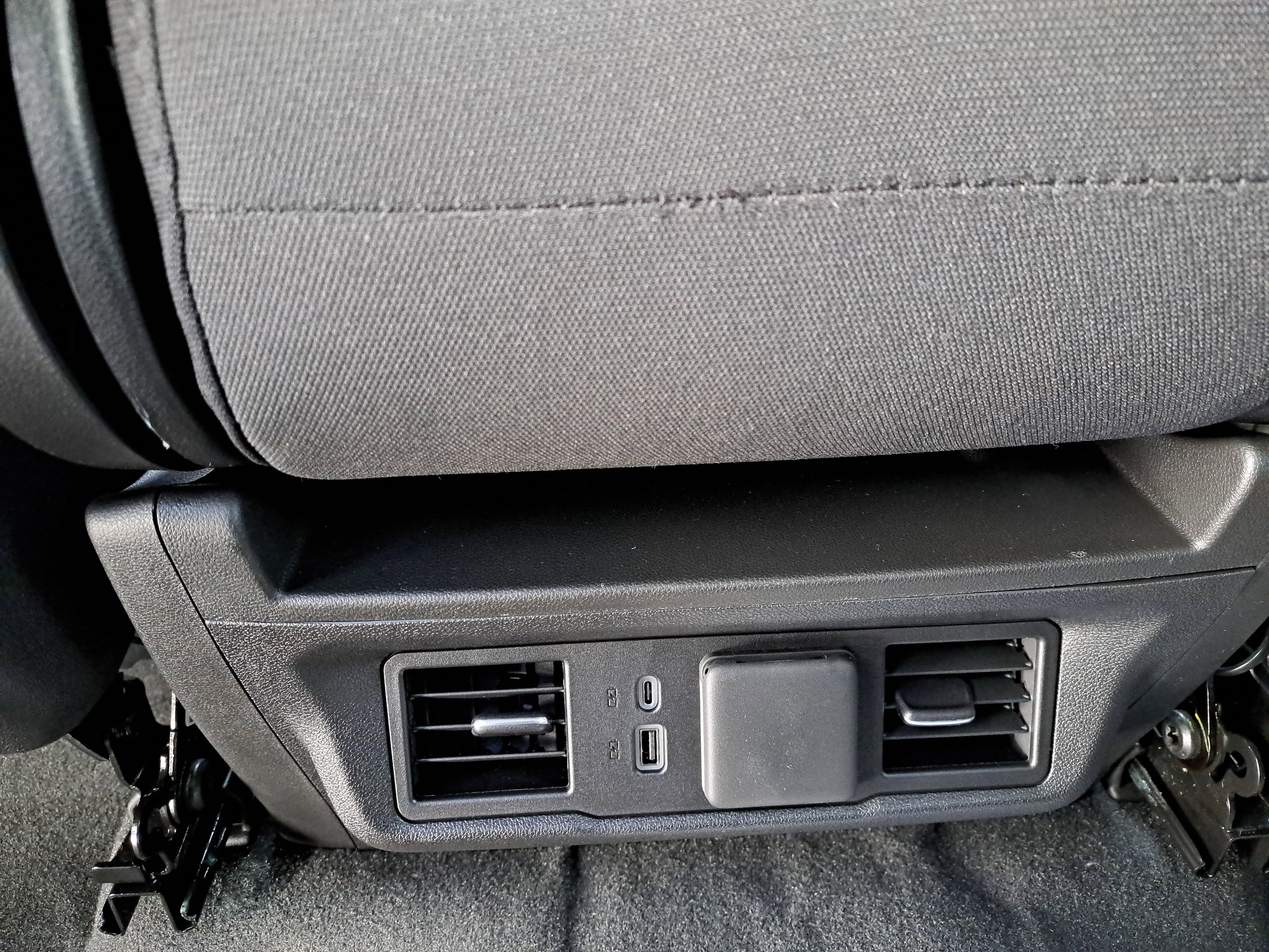 New 2026 GMC Sierra 1500 SLE w/ Preferred Package image 14