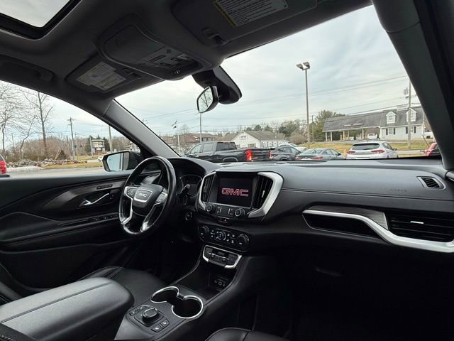 Used 2022 GMC Terrain SLT w/ Infotainment Package II image 26